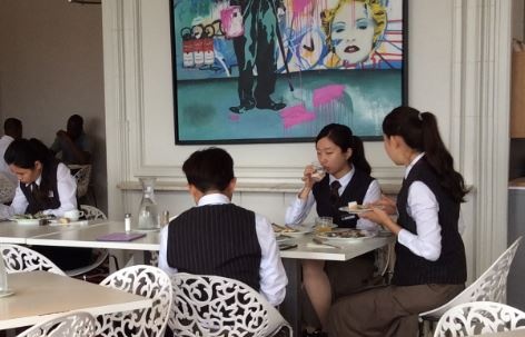 5 dai hoc dao tao du lich, khach san uy tin tai Thuy Si hinh anh