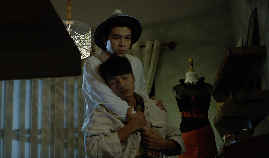 'Than tien cung noi dien': Su vua phai cua phim Viet hinh anh