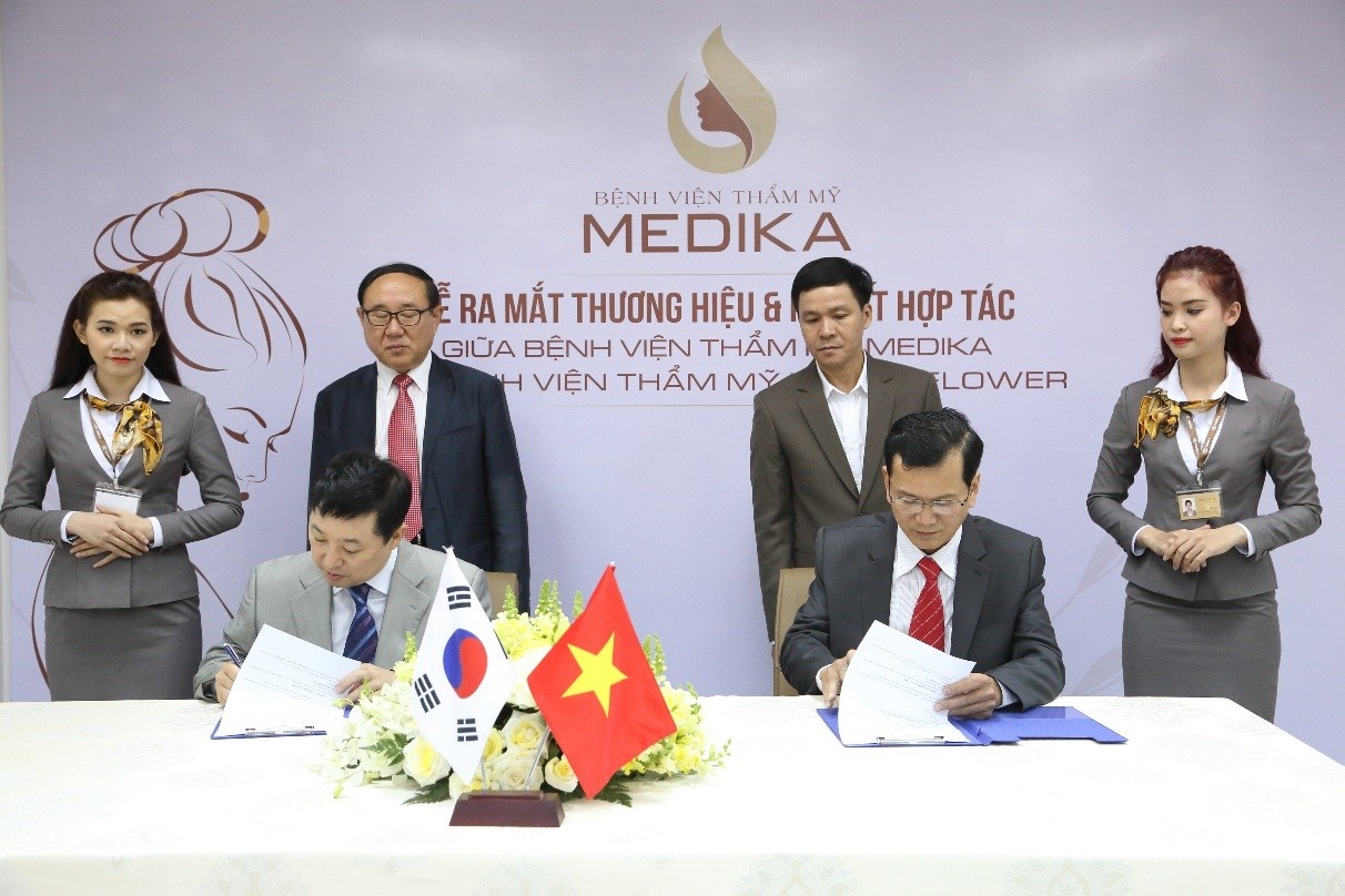 Benh vien tham my MEDIKA,  nang mui anh 3