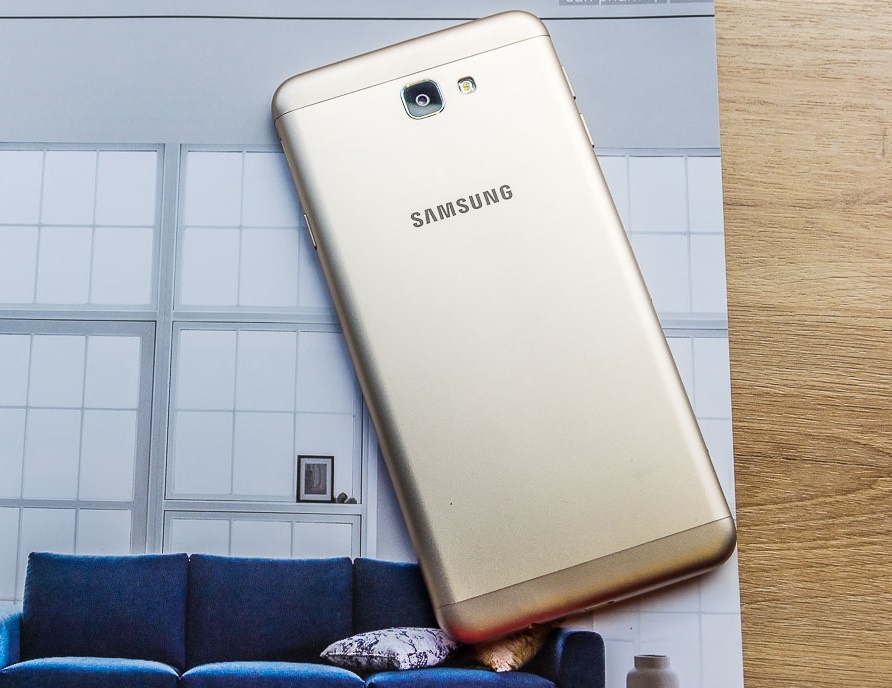 Samsung J7 Prime vua mo ban da thu hut nhieu khach hang hinh anh