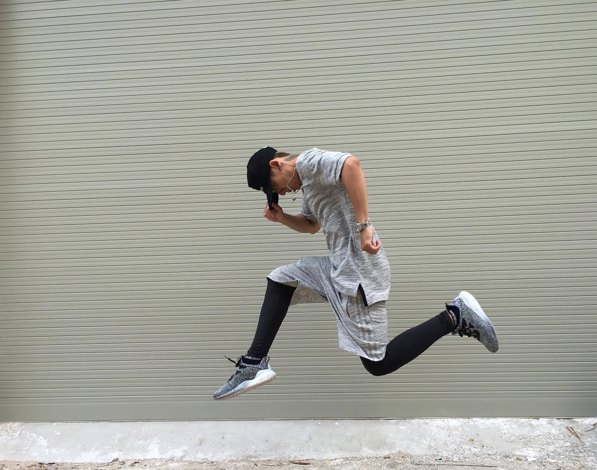 gu chon giay the thao cua Tronie Ngo anh 1