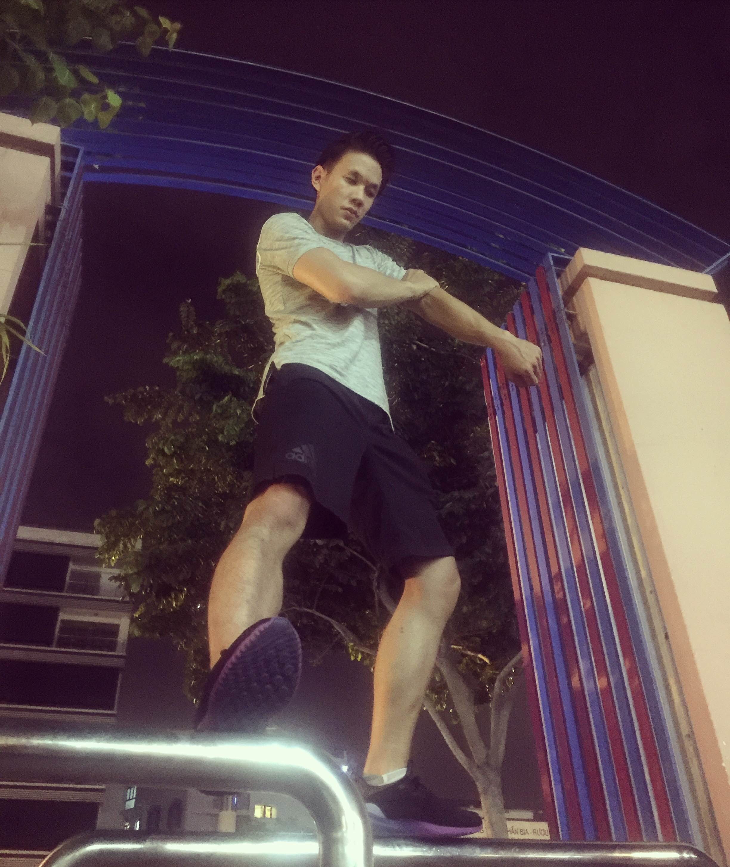 gu chon giay the thao cua Tronie Ngo anh 2