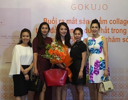 A hau Quy ba The gioi Hoang Yen tham du su kien tai TP.HCM hinh anh