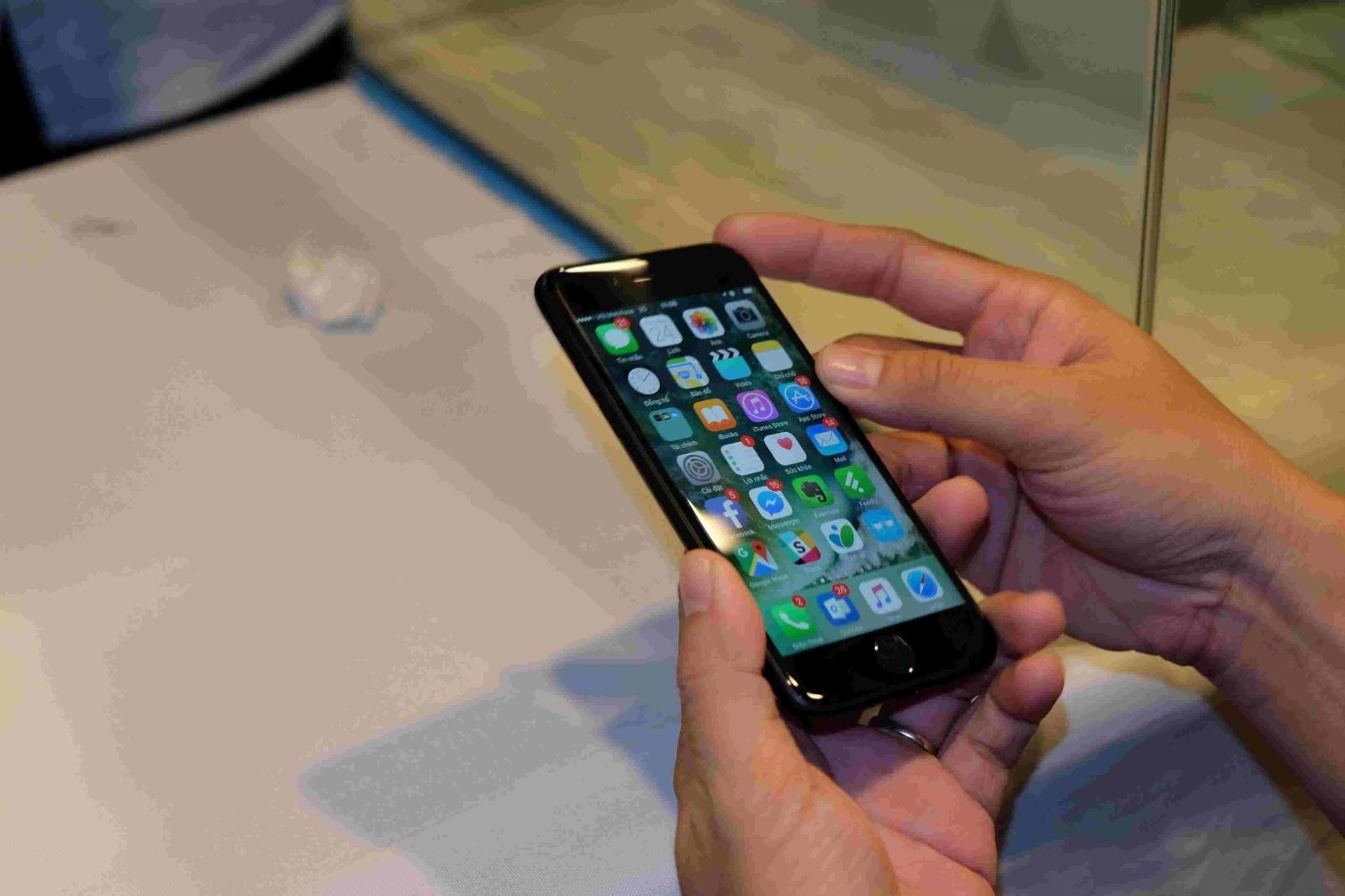 Tech Offline iPhone 7/7 Plus sap dien ra tai Ha Noi, Da Nang hinh anh