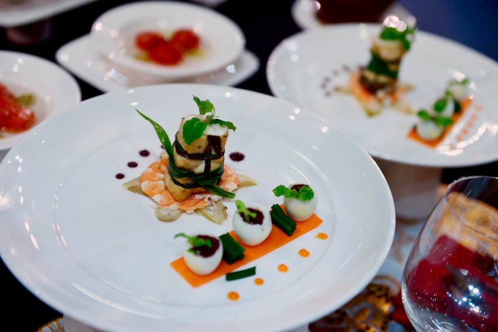 Chiec thia vang anh 10