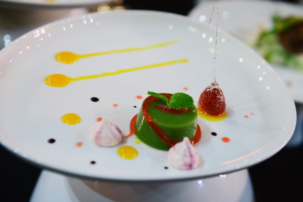 Chiec thia vang anh 13