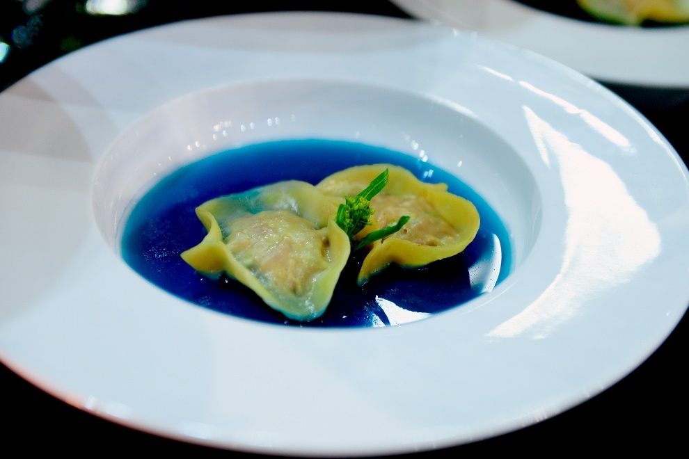 Chiec thia vang anh 14