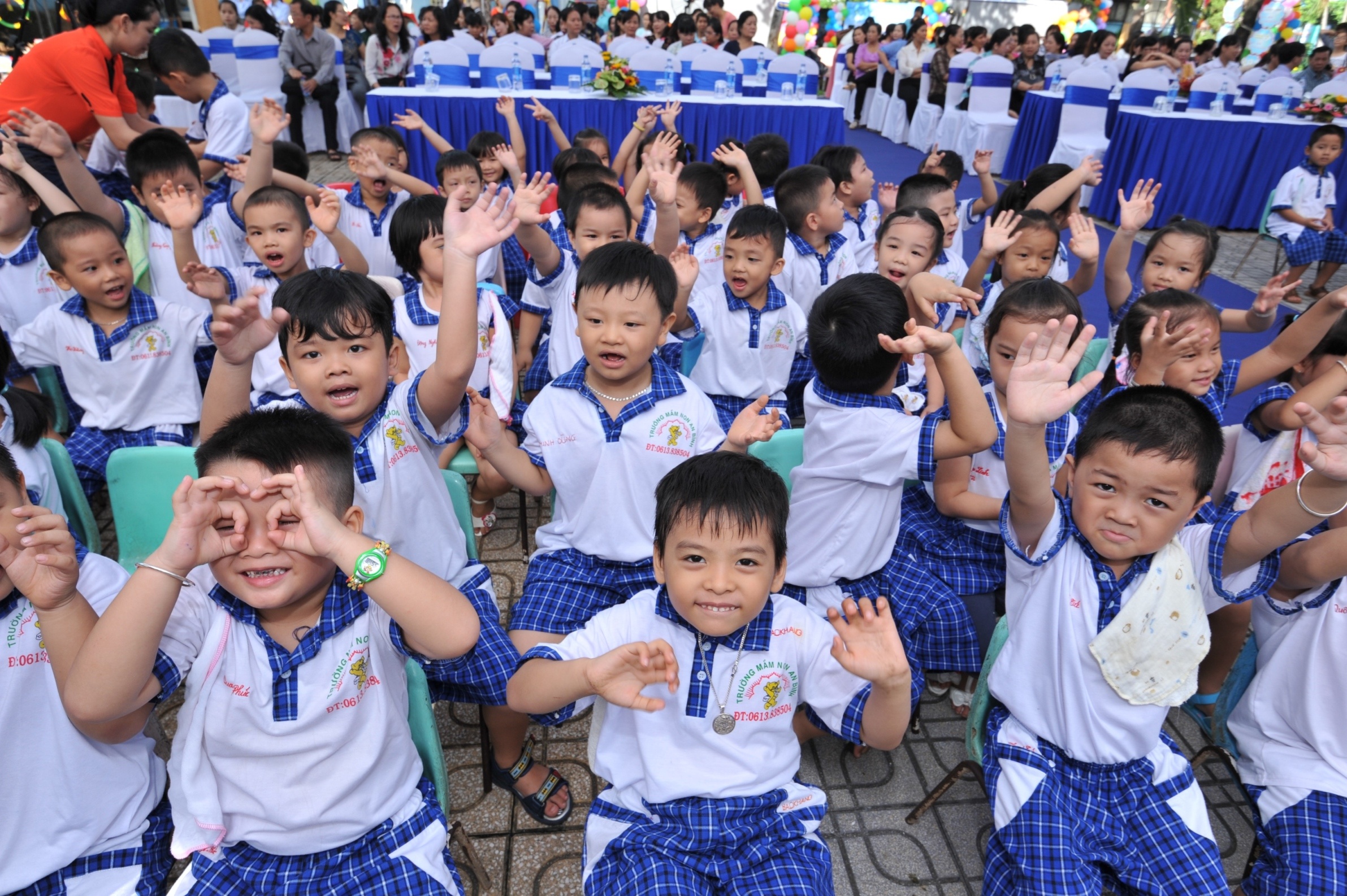 Ty le tre em Viet Nam bi suy dinh duong da giam hinh anh