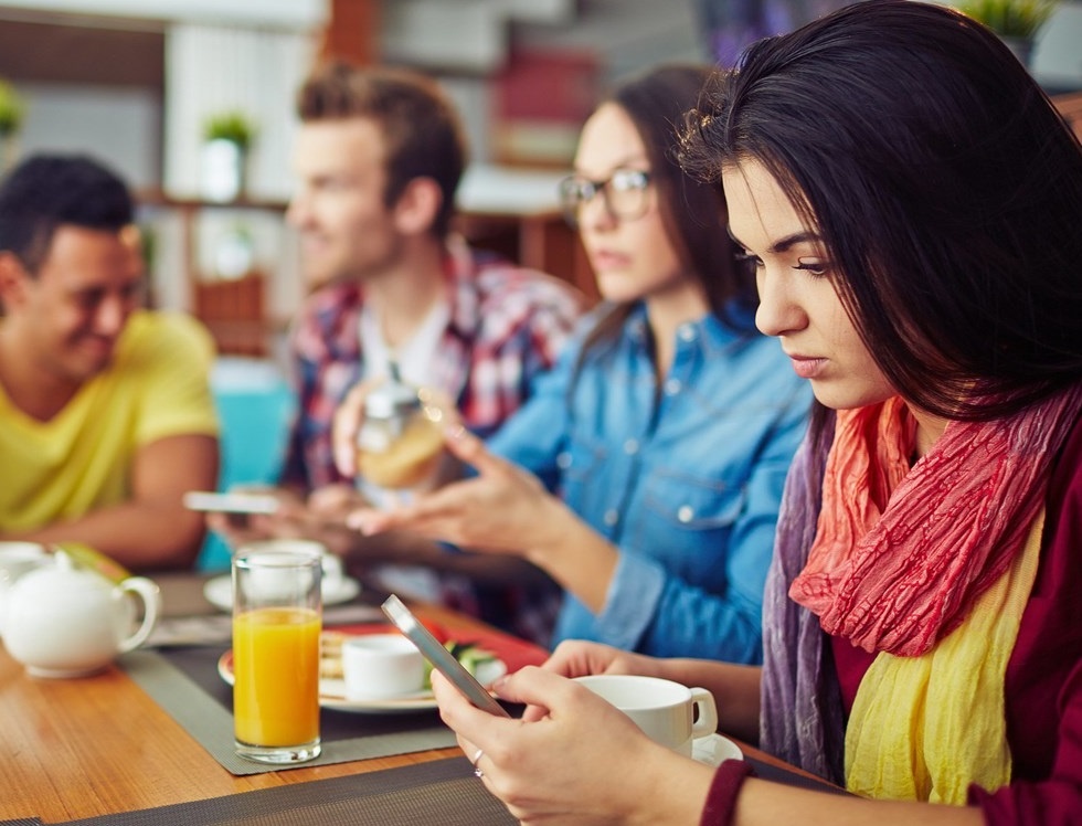 Nguoi dung ngay cang thich thanh toan qua dien thoai hinh anh