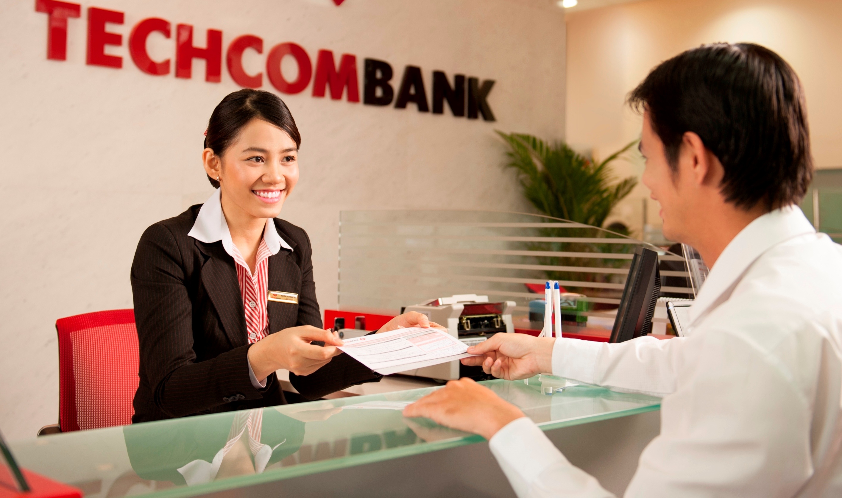 Techcombank mien phi giao dich truc tuyen hinh anh