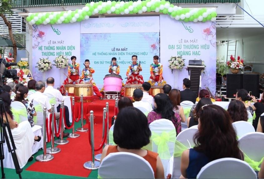 Trung tam tham my Hoang Hac,  Kha Ly anh 1