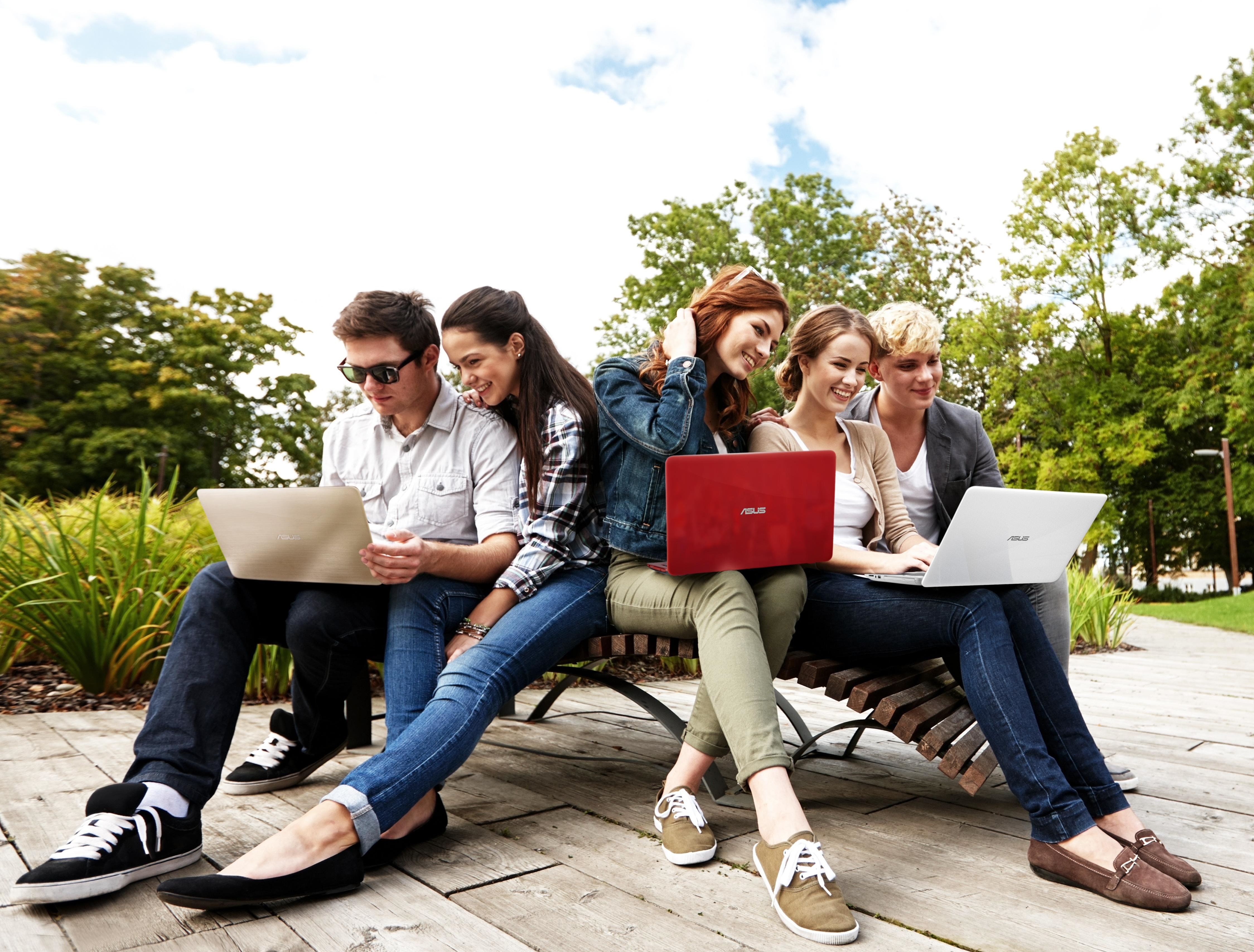 Cach lua chon laptop phu hop cho nguoi dung tre hinh anh