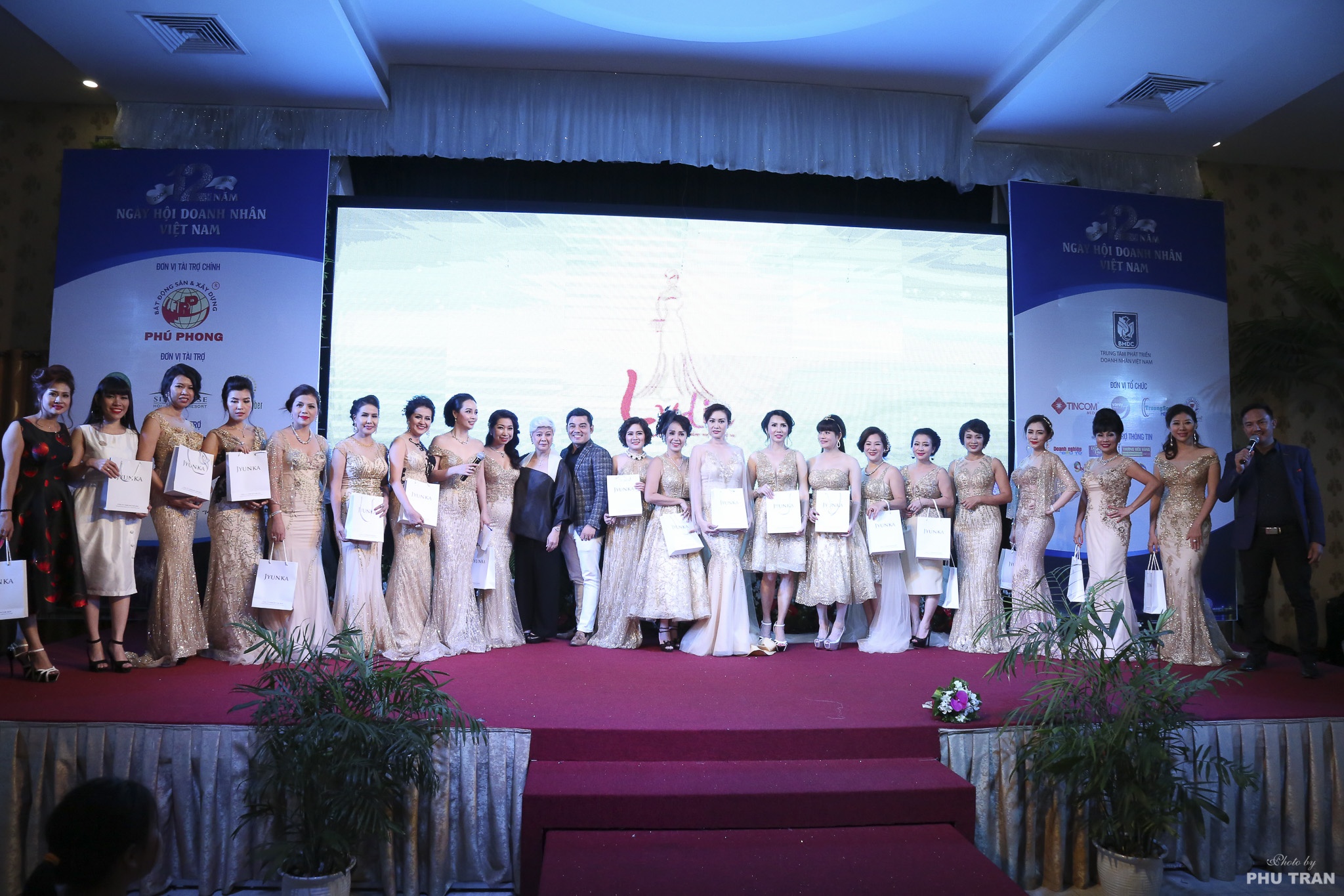 Ngay hoi Doanh nhan anh 6