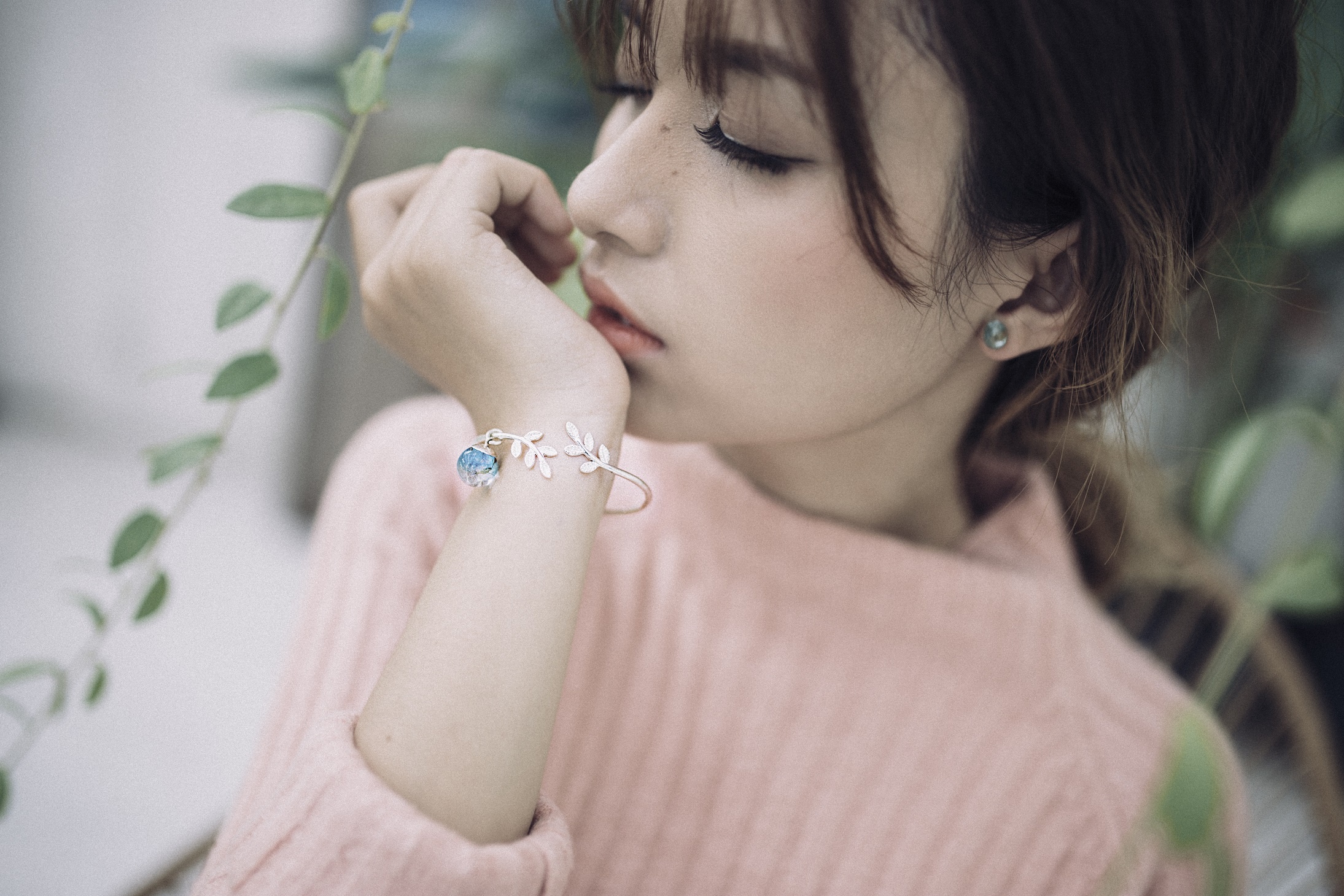 Trang suc doc dao dip 20/10 lam tu hoa tuoi Nhat Ban hinh anh