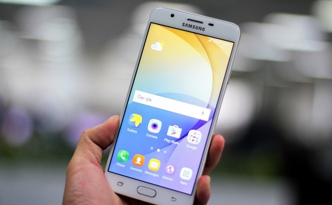 Danh gia Galaxy J7 Prime: thiet ke noi bat, camera nang cap hinh anh