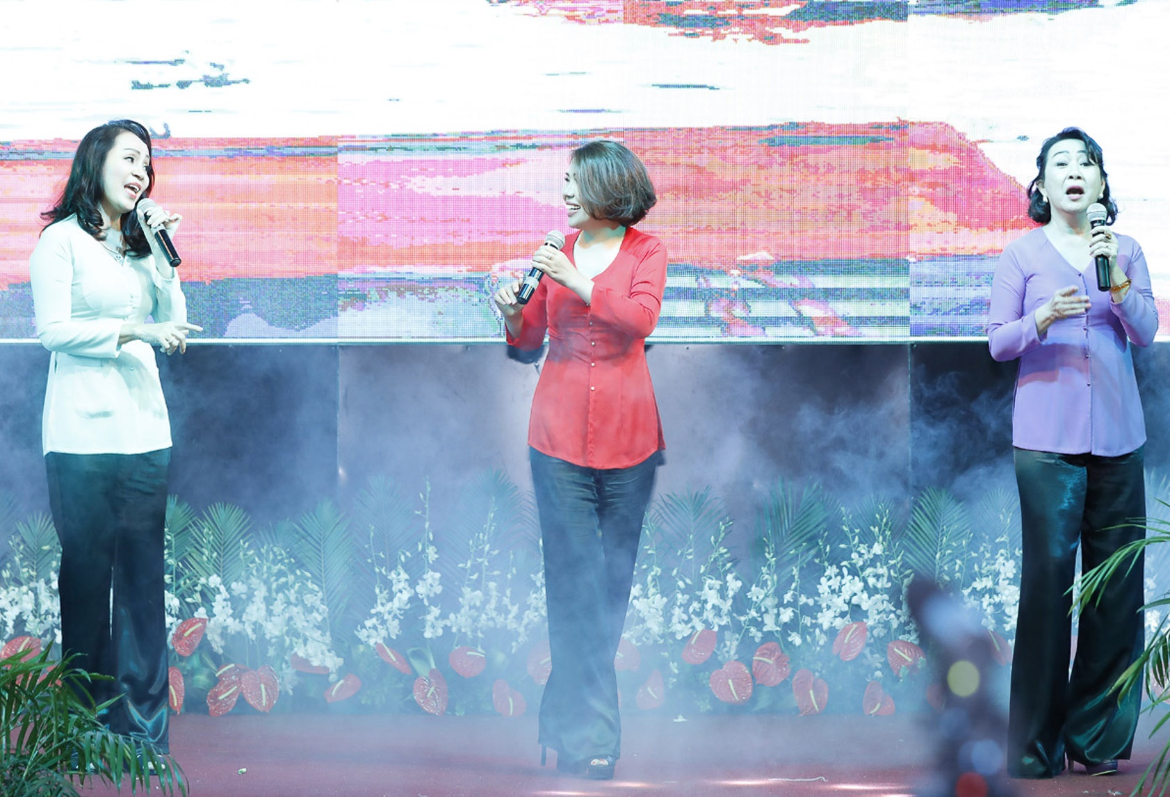 Dem hoi Doanh nhan anh 8