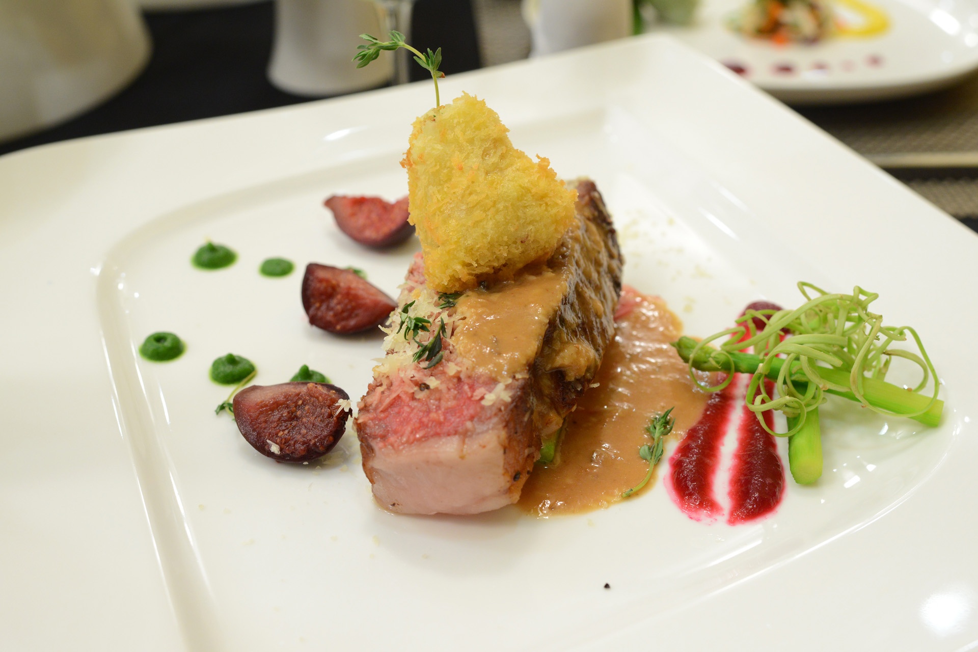 Chiec thia vang anh 9