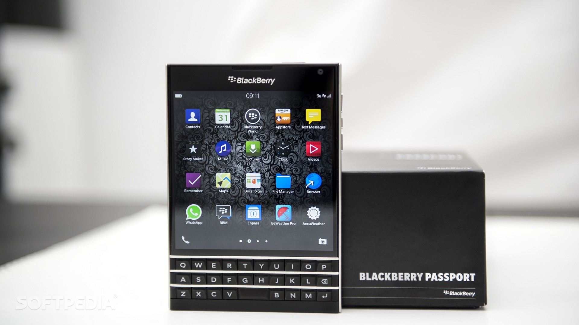TechOne, Blackberry PassPort anh 1