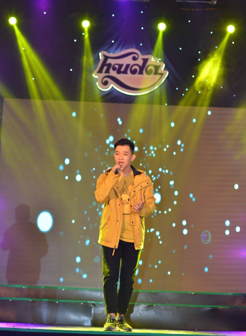 tro cung cua Truc Nhan thang cuoc thi am nhac anh 2