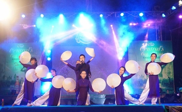 tro cung cua Truc Nhan thang cuoc thi am nhac anh 3