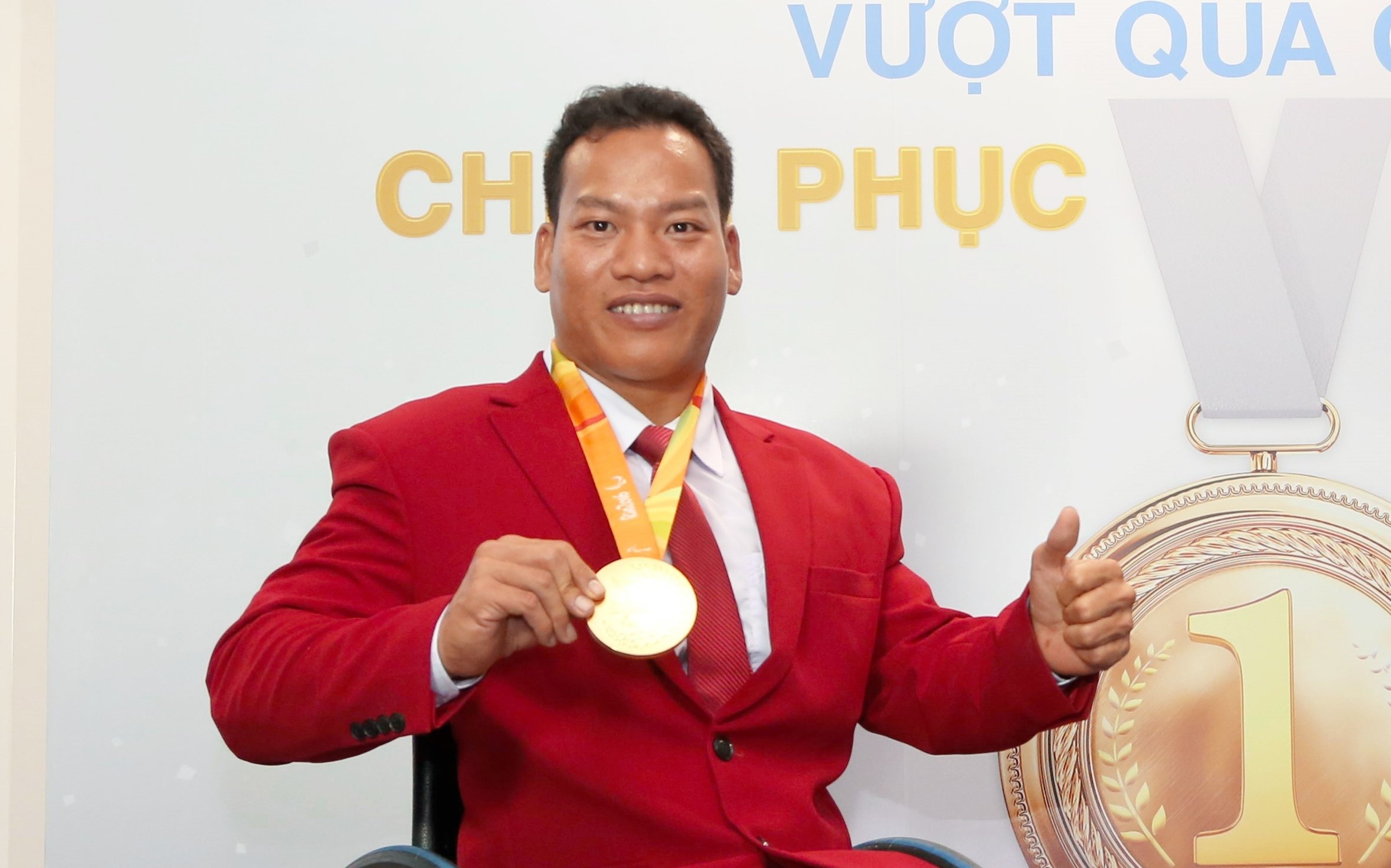 Nha vo dich Le Van Cong: ‘Mot nua co hoi cung phai co gang’ hinh anh