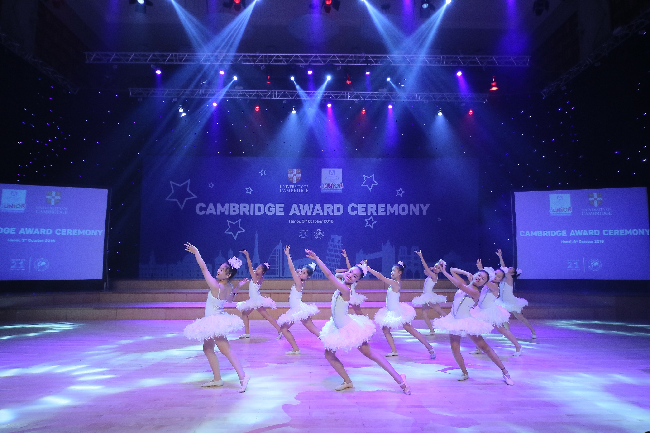 Apollo English anh 4