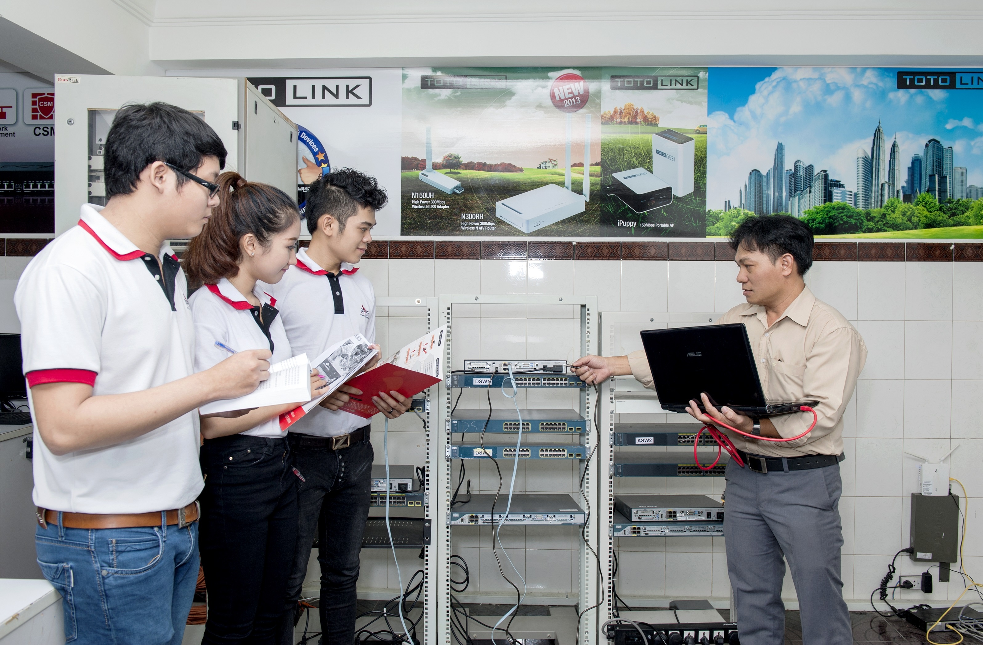 iSpace, Tiếp bước đam mê CNTT ảnh 1 iSpace, Tiep buoc dam me CNTT anh 1