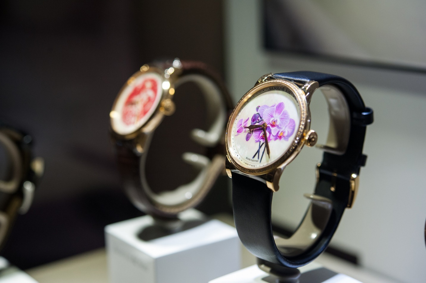 Frost of London Viet Nam anh 2