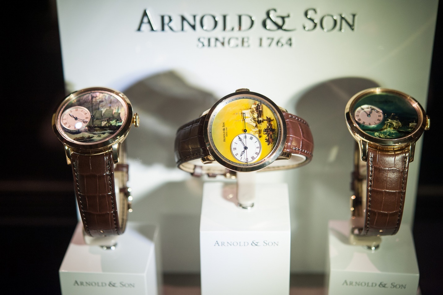 Frost of London Viet Nam anh 6