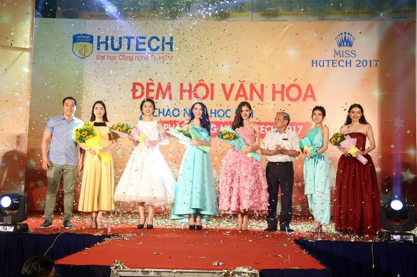 Dem hoi chao nam hoc moi,  phat dong Miss HUTECH anh 5