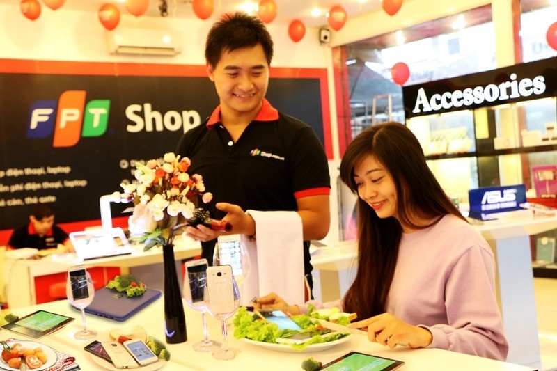 FPT Shop giam gia den 4,6 trieu dong mung ngay 20/10 hinh anh