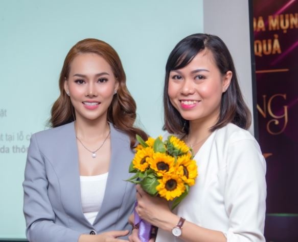 Cong ty my pham Luxury Girl to chuc hoi nghi dao tao dai ly hinh anh