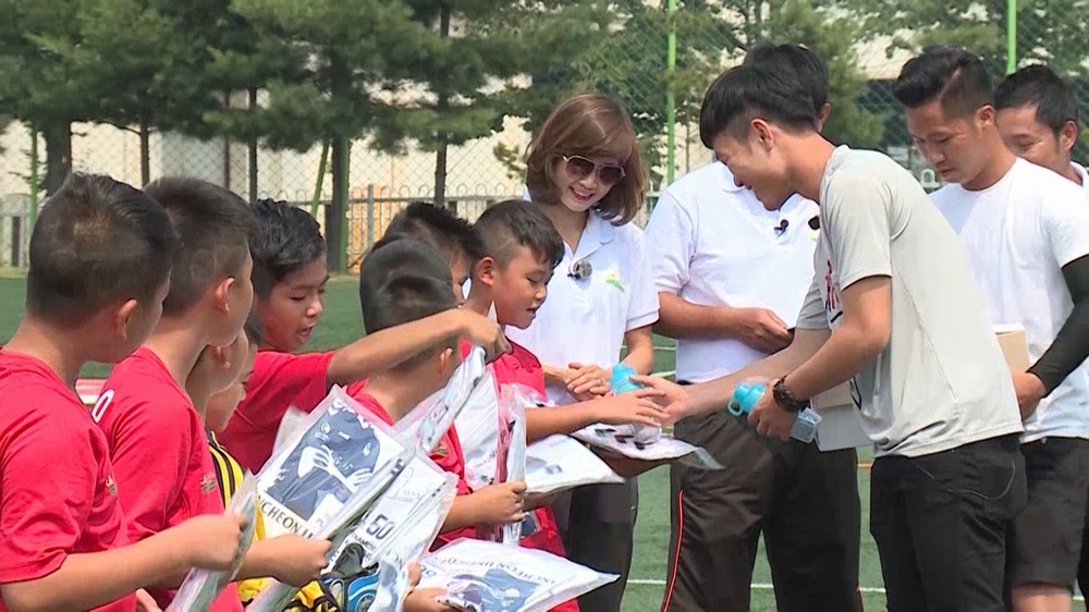 Lotte - cau thu nhi 2016,  Xuan Truong anh 3