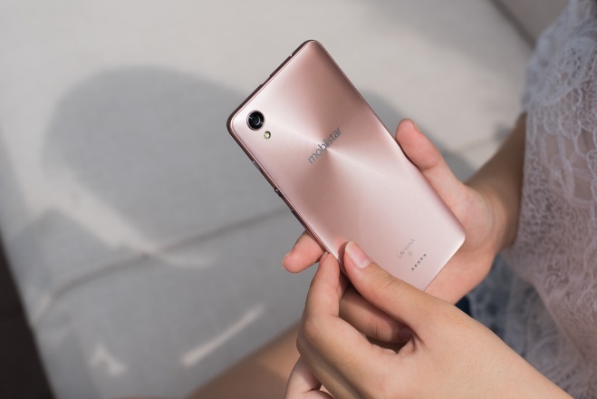 selfie S20,  LAI Yuna X anh 1