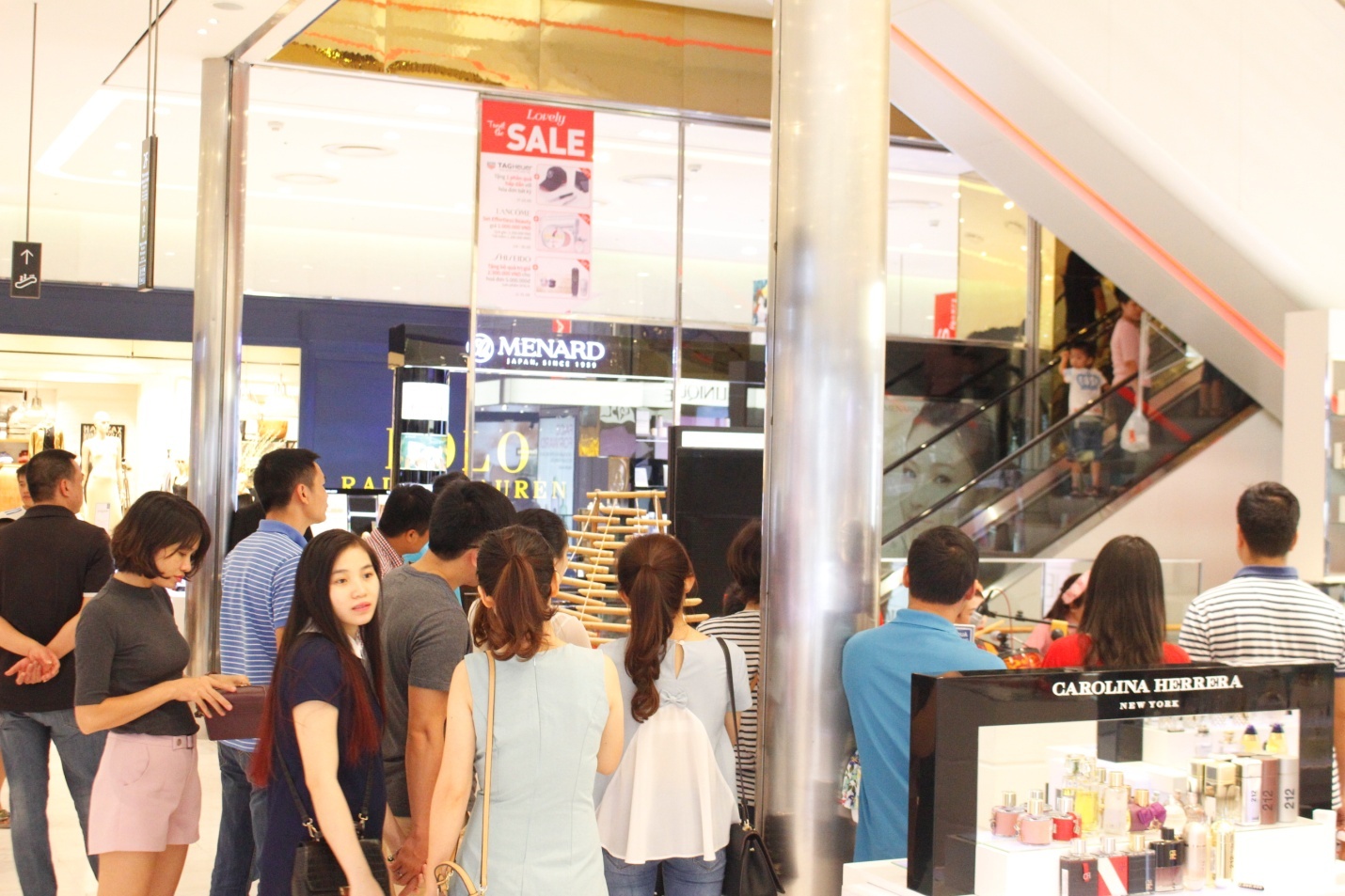 ngay Phu nu Viet Nam,  le hoi ao dai,  Lotte Depart anh 3