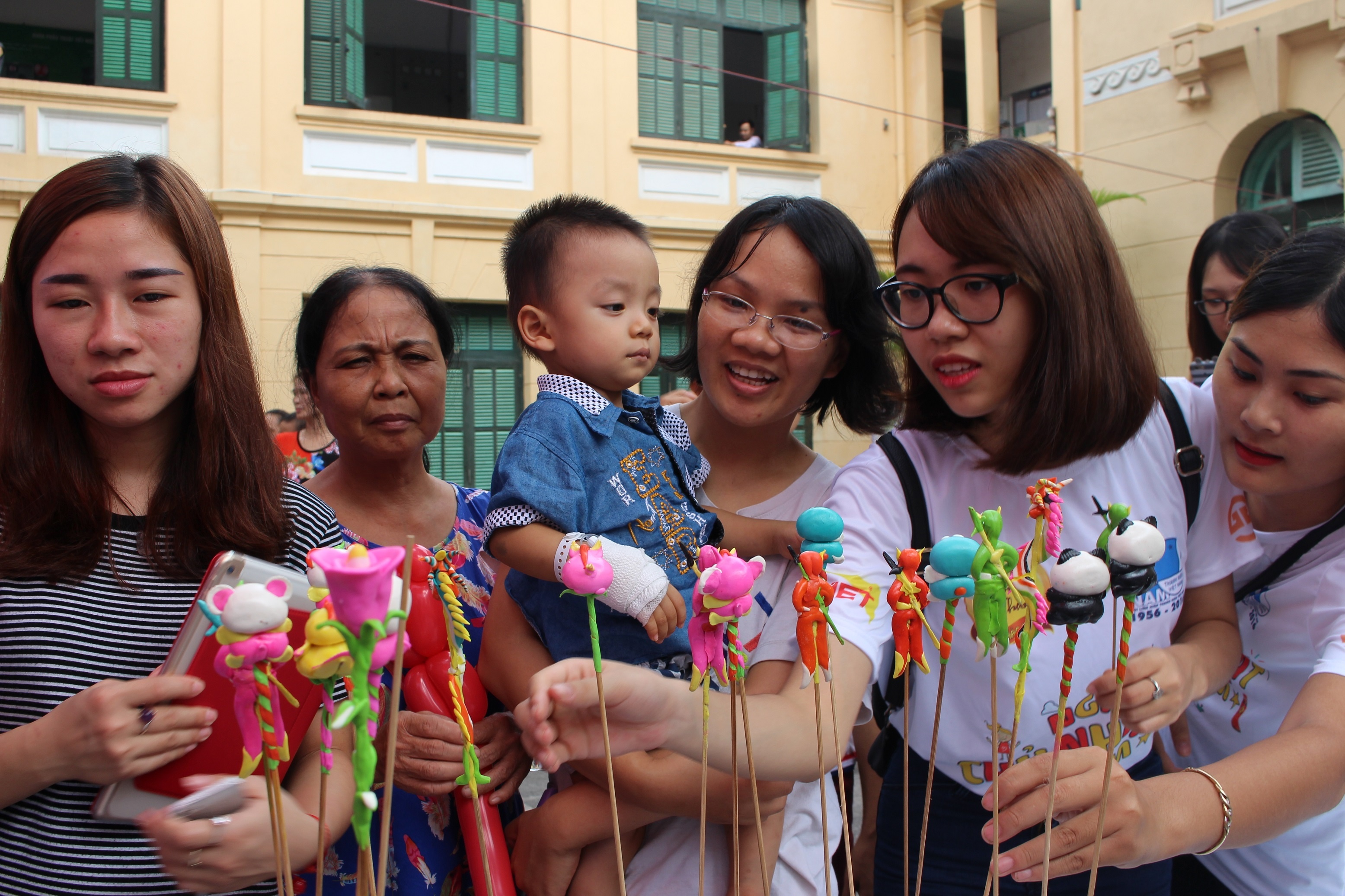 Tap doan Number One,  nhan hang Dr. Thanh,  Tra Thao anh 3