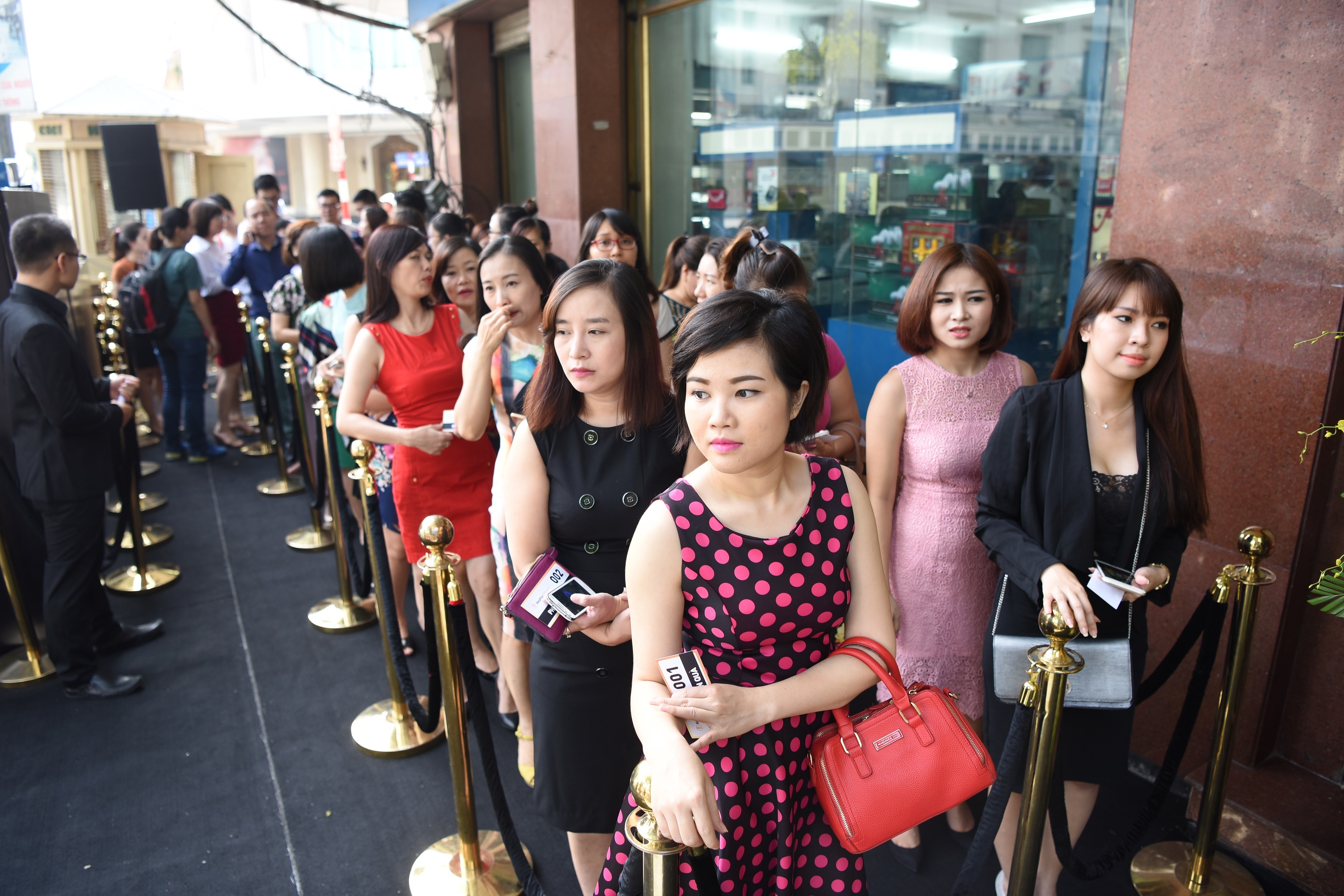 cua hang H&H,  Binh Minh,  Giang My anh 2