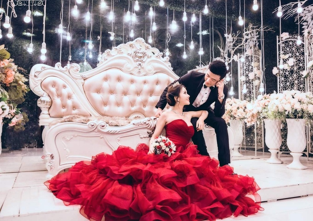 Phim truong cuoi co tich thu hut cac cap tinh nhan hinh anh