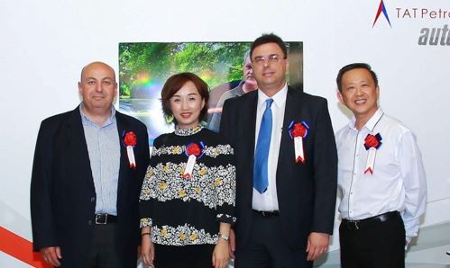 Mobil 1 tham gia trien lam 'Vietnam Motor Show 2016' hinh anh