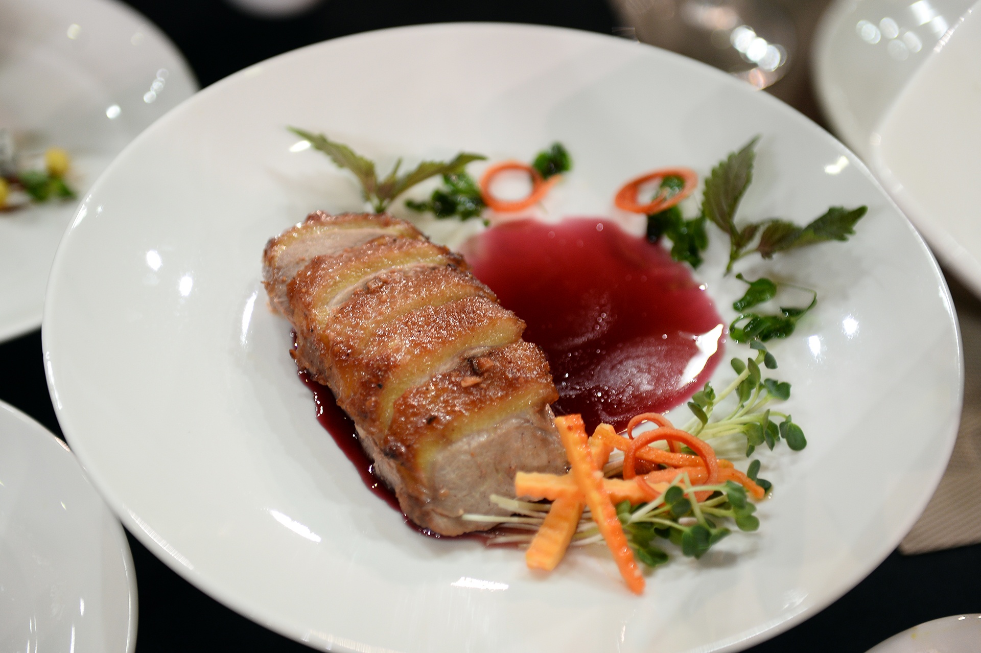 Dau bep Viet mang gia vi la len ban tiec 5 sao hinh anh