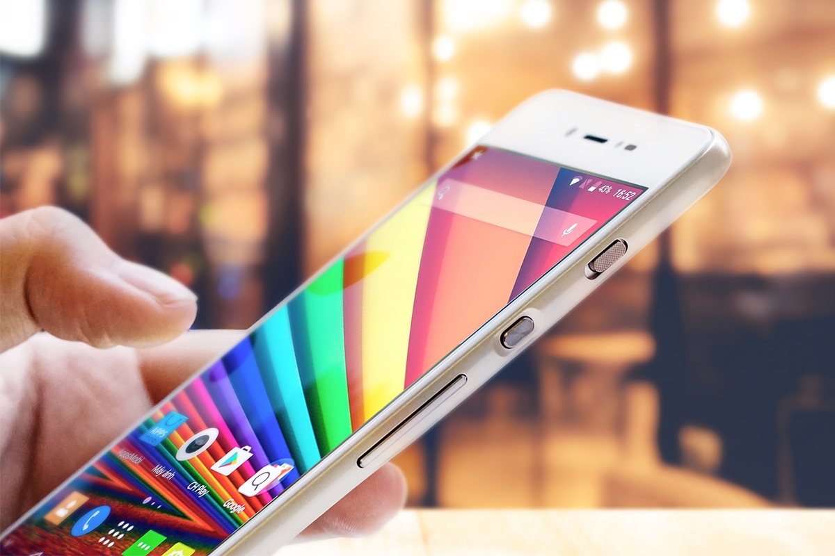 5 uu diem hut nguoi dung cua smartphone selfie Lai Yuna X hinh anh