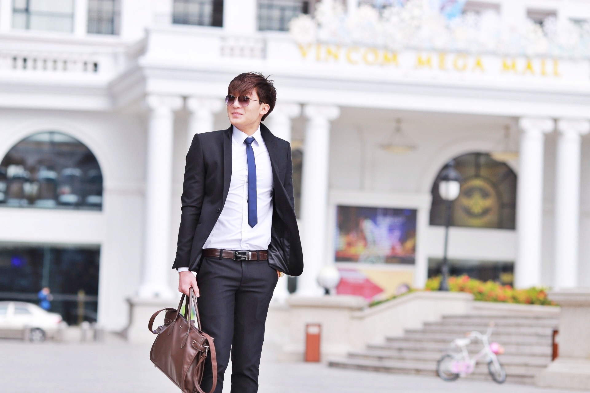 Dai hoc Phuong Dong,  Tai sac Phuong Dong,  Duong Ta anh 2