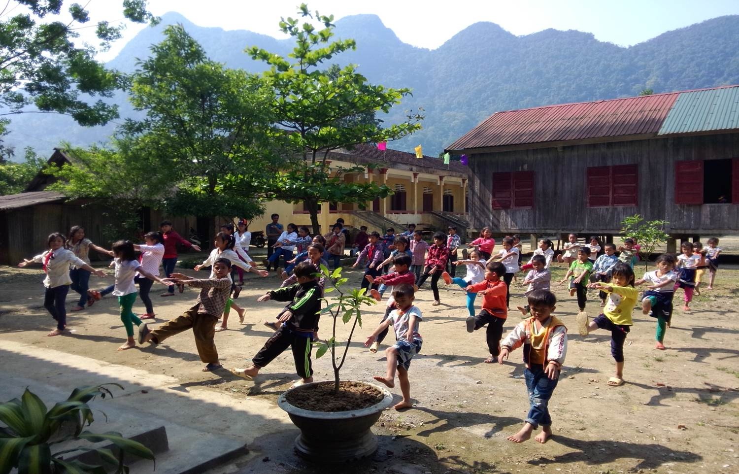 tang TV thong minh cho tre em anh 2