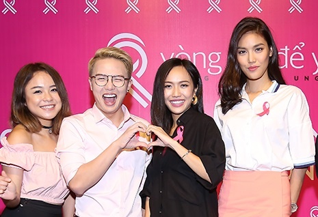 Sao Viet chung tay trong chuong trinh phong chong ung thu vu hinh anh