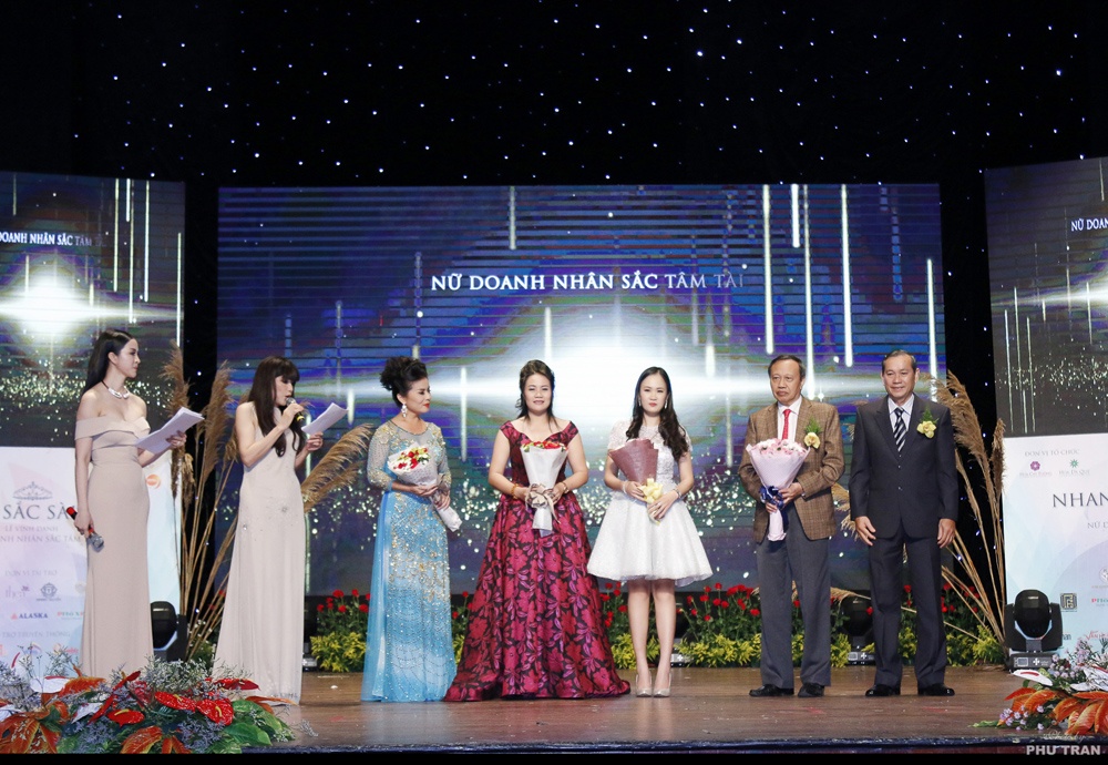 nữ doanh nhân sắc - tâm - tài ảnh 1 nu doanh nhan sac - tam - tai anh 1