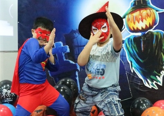 Tuan le Halloween ron rang tai ILA hinh anh