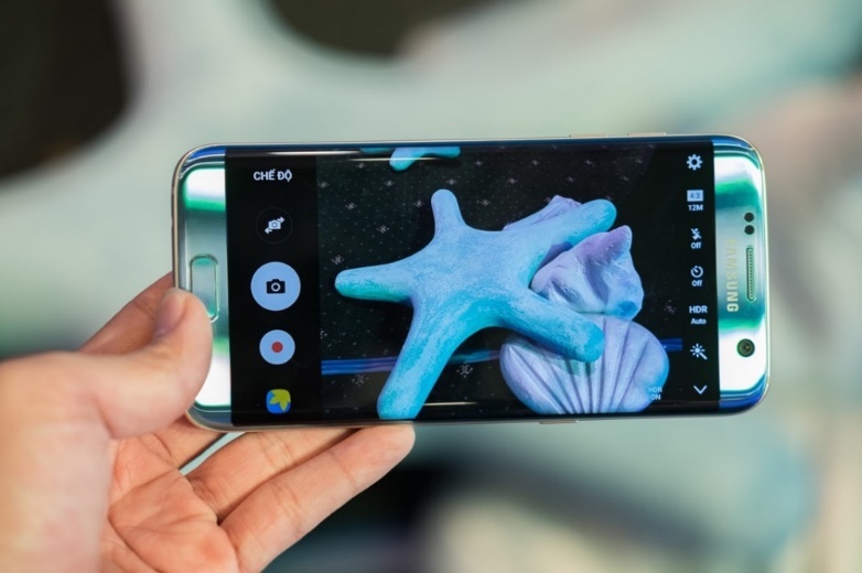 S7 edge xanh san ho len ke tu 12/11, gia 18,49 trieu dong hinh anh