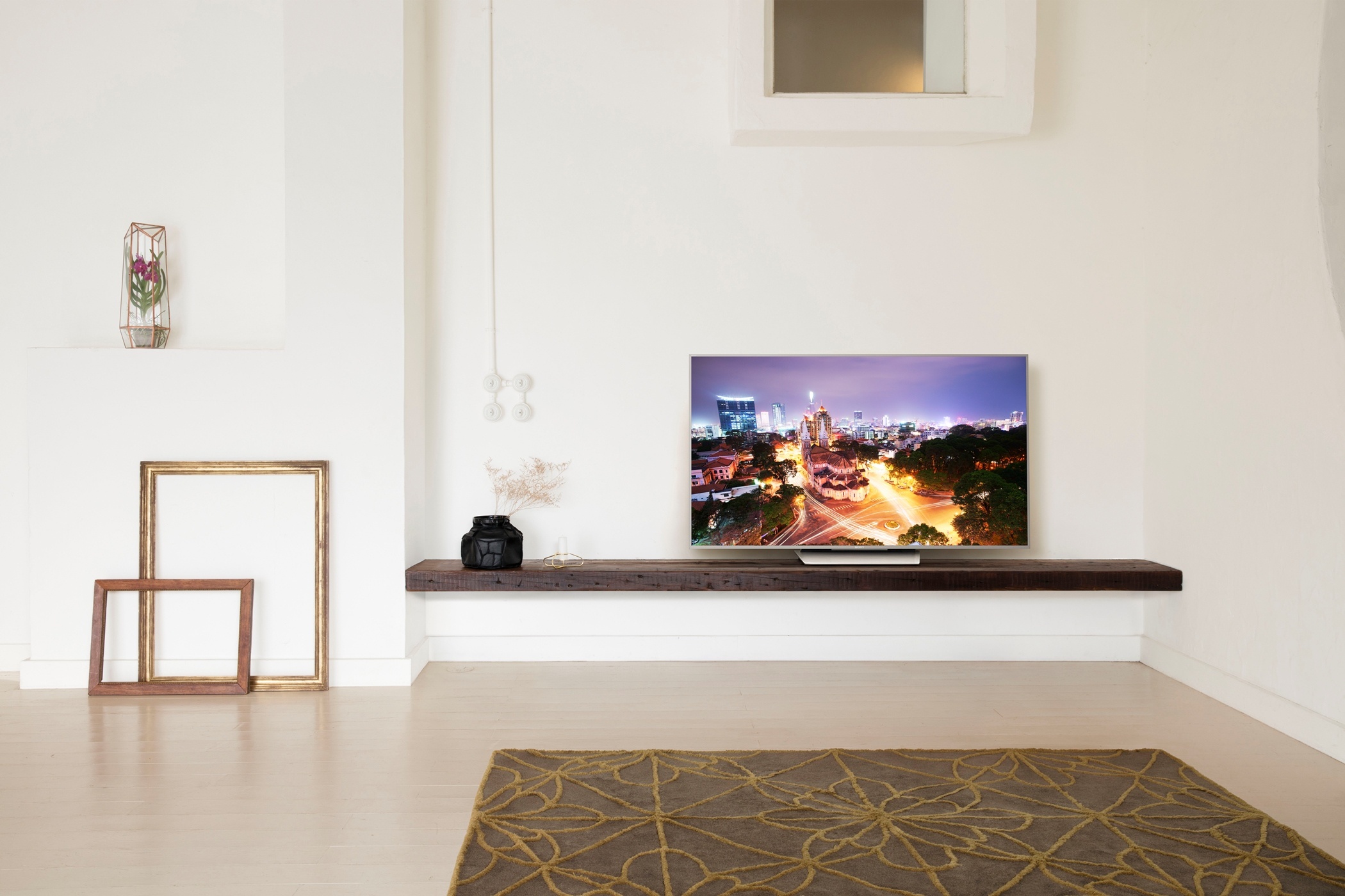 Sony Bravia X8500D anh 1