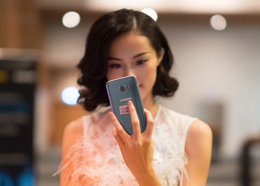 S7 edge xanh san ho ra mat anh 3