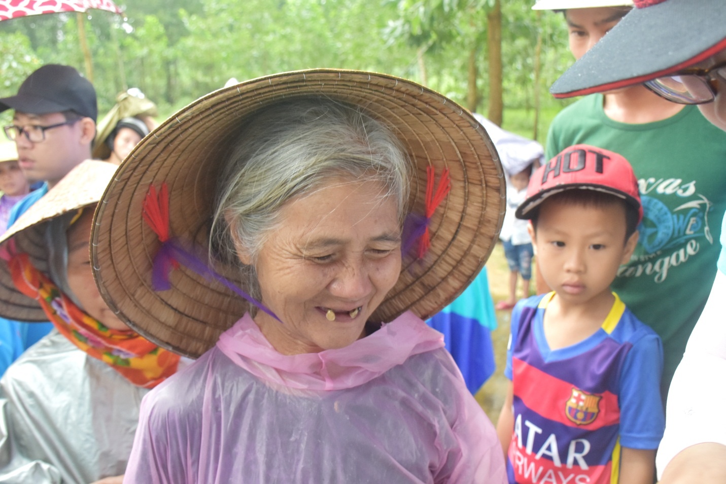 Tiki ve vung ron lu, ung ho dong bao mien Trung hinh anh